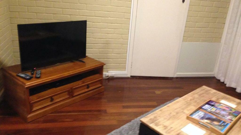 Affordable & Comfortable Apartment On Langley Park Perth Eksteriør bilde